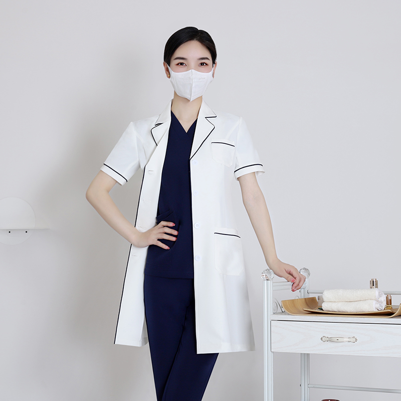 Medical Lab Years - Short-Sleeve White Lab Coat Medical Beauty